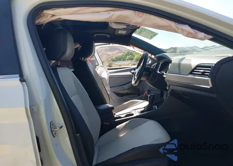 2021 Volkswagen Jetta 1.4T R-Line/1.4T S/1.4T Se z USA, uszkodzony, nr VIN 3VWC57BU8MM002313